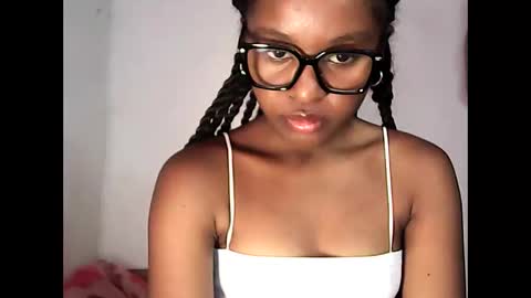 Snapshot of ellah245 chatting on March 3, 11:05 am ellah245 online show from March 3, 11:05 am