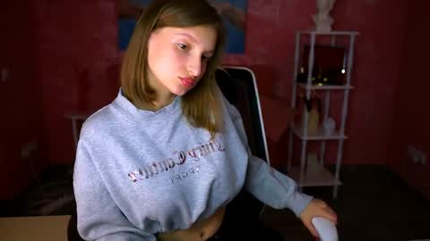 Ella online show from March 29, 5:13 pm