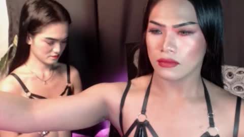 ella online show from March 26, 8:09 am