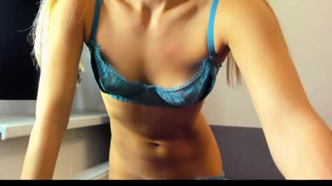 ellen_flow online show from March 28, 6:07 pm