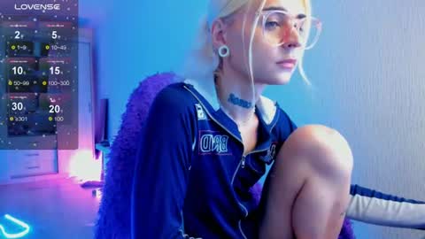 Ellie online show from July 8, 2:43 pm