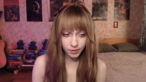 ellie_friendly online show from April 1, 1:34 pm