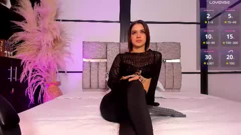 elliecarter_ online show from July 27, 4:19 am