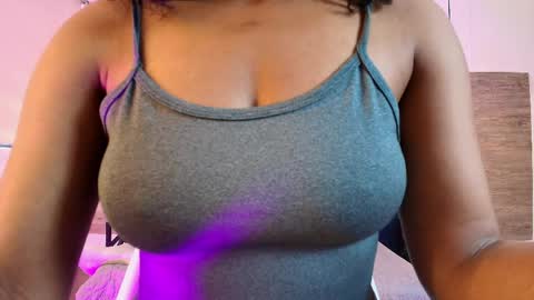 elliee_alves online show from June 5, 5:51 pm