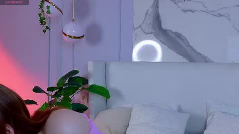 Snapshot of elliegarson__ chatting on June 15, 5:04 pm elliegarson__ online show from June 15, 5:04 pm