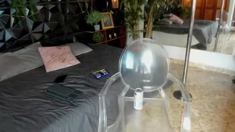 Elloit Colton online show from November 9, 5:44 pm