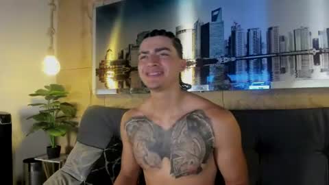 Snapshot of elliot_colton chatting on July 19, 8:12 pm Elloit Colton online show from July 19, 8:12 pm