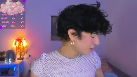 elliotvolkov online show from June 6, 2:22 pm