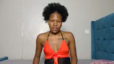 elllanna online show from March 27, 8:09 am