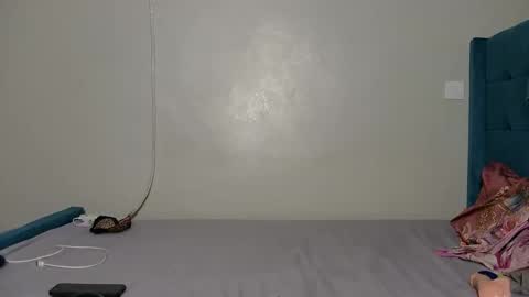 elllanna online show from March 28, 9:42 am