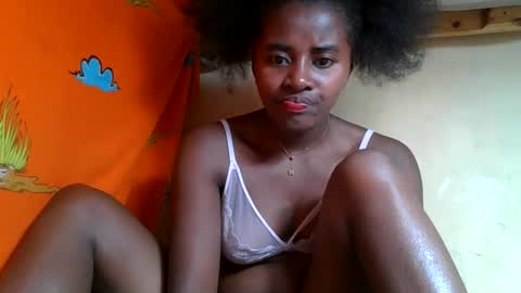 Ellodi online show from May 23, 8:18 am
