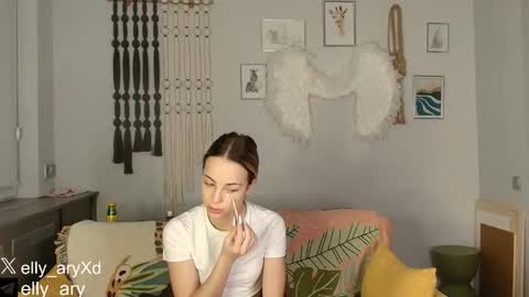 elly_ary online show from December 18, 9:21 pm