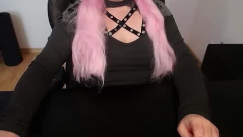 Elly online show from March 17, 2:53 pm