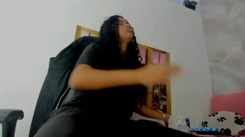 ellybloom online show from July 6, 1:52 pm