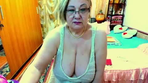 ellyhot53 online show from June 21, 3:58 pm