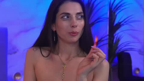 Elly online show from April 16, 9:39 pm