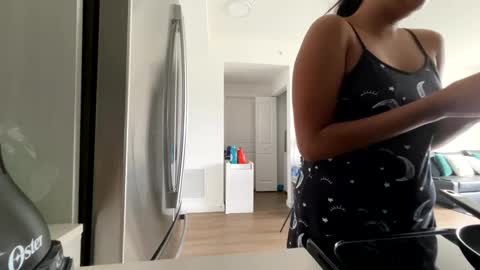 Snapshot of ellysooo chatting on September 21, 2:40 pm Elly online show from September 21, 2:40 pm