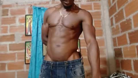 elmiltonnjakee online show from June 8, 1:28 am