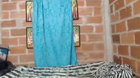 elmiltonnjakee online show from June 20, 5:21 am