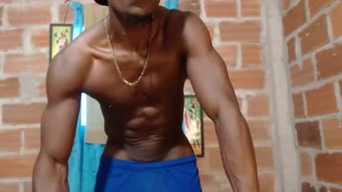 elmiltonnjakee online show from June 23, 6:28 pm