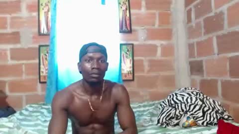 elmiltonnjakee online show from June 29, 5:57 pm