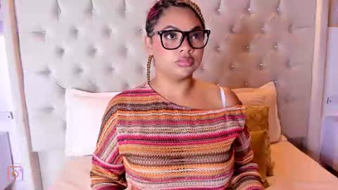 Snapshot of eloisa_cleavage_ chatting on July 13, 11:02 am Maya online show from July 13, 11:02 am