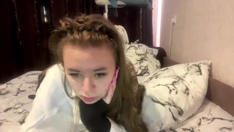 eloiscolins online show from May 25, 4:40 am