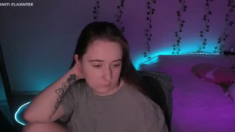 Snapshot of elovinora chatting on June 21, 7:49 pm Ela give me a thumbs up if you like it and this is important for the development of the account online show from June 21, 7:49 pm