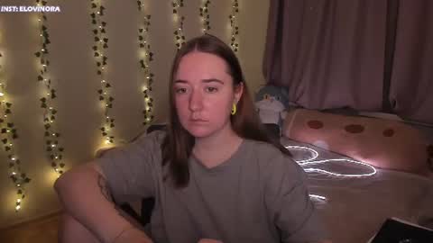 Snapshot of elovinora chatting on June 25, 8:35 pm Ela give me a thumbs up if you like it and this is important for the development of the account online show from June 25, 8:35 pm