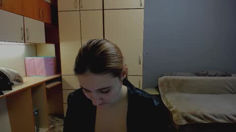 Snapshot of elsa_hot_here chatting on January 15, 9:47 am Elsa online show from January 15, 9:47 am