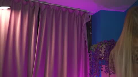 Elyssa online show from March 15, 7:20 pm