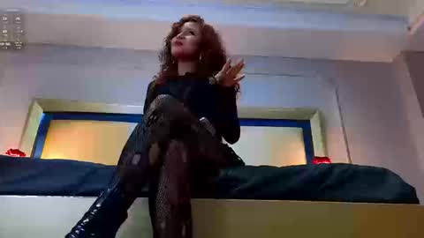 Snapshot of elywren chatting on March 25, 3:51 pm elywren online show from March 25, 3:51 pm