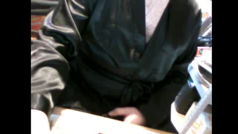 Snapshot of em_79 chatting on April 2, 9:18 am Em online show from April 2, 9:18 am