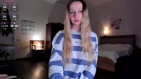 Snapshot of em_emilie chatting on March 1, 5:15 pm Emilie online show from March 1, 5:15 pm