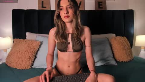 Ema online show from November 26, 8:10 pm