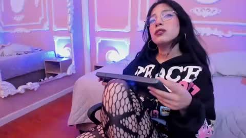 Emma online show from June 20, 3:42 am