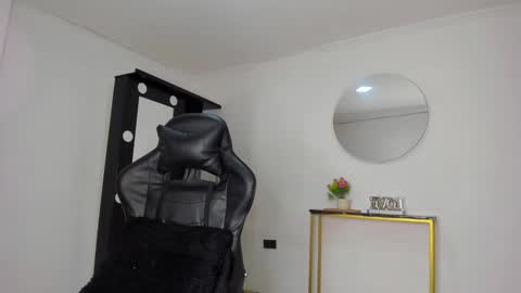 . online show from December 3, 10:57 am