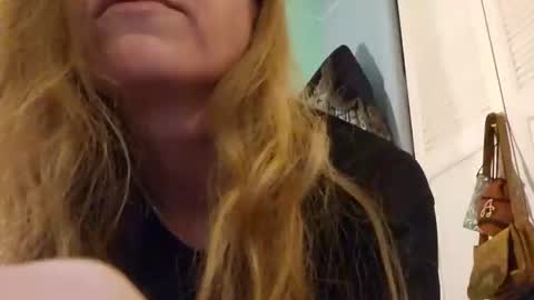 Snapshot of embershines chatting on January 13, 1:27 pm Embershines online show from January 13, 1:27 pm