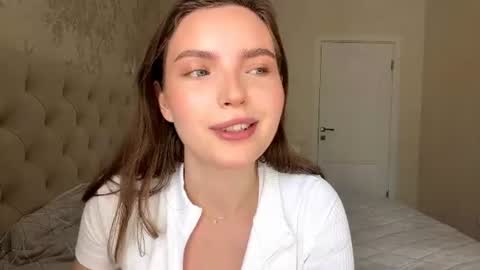 Bella online show from August 6, 9:00 am