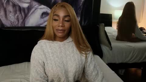 anyelii  online show from December 17, 8:53 am