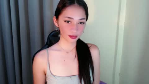 Snapshot of emelyn_fuckdoll chatting on December 2, 3:18 pm Scarlett online show from December 2, 3:18 pm