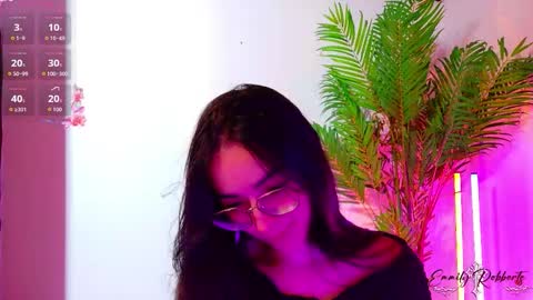 Snapshot of emi_roberts chatting on February 4, 3:23 am Emmily Roberts online show from February 4, 3:23 am