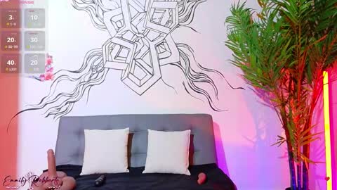 Snapshot of emi_roberts chatting on February 21, 10:11 pm Emmily Roberts online show from February 21, 10:11 pm