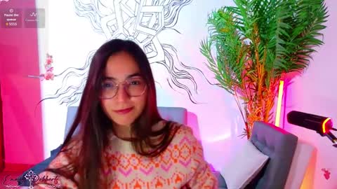 Snapshot of emi_roberts chatting on February 23, 12:30 am Emmily Roberts online show from February 23, 12:30 am