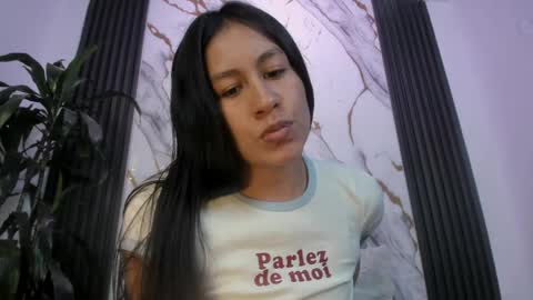 Emilia Gomez online show from May 20, 2:12 pm
