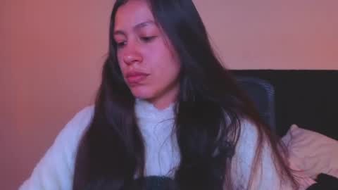 Snapshot of emigomez_ chatting on July 13, 4:59 am Emilia Gomez online show from July 13, 4:59 am