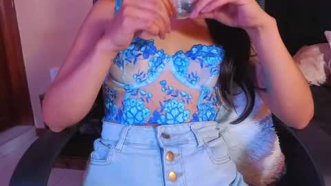 Snapshot of emigomez_ chatting on July 31, 3:39 am Emilia Gomez online show from July 31, 3:39 am
