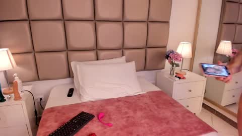 EMILY ROBERTS online show from February 15, 3:31 am