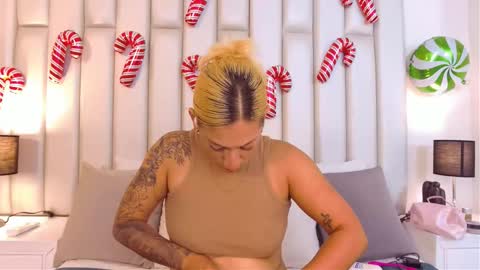 EMILY ROBERTS online show from December 18, 3:12 am