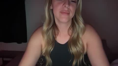 emilelovesyou online show from April 13, 5:24 am